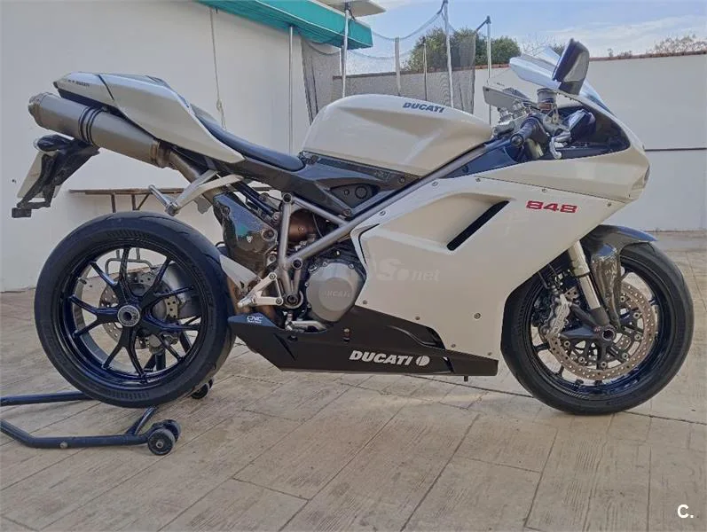 Ducati 848 Superbike – Vista 3