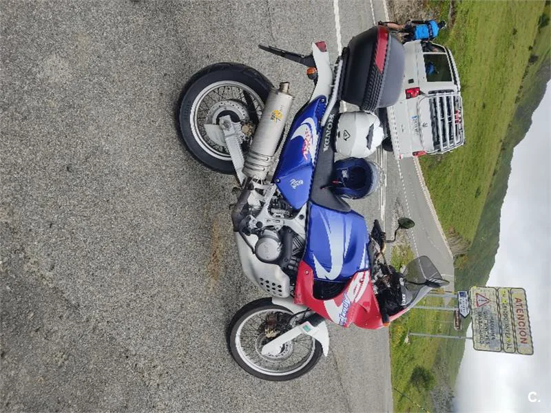 Honda XRV 750 Africa Twin – Vista 5