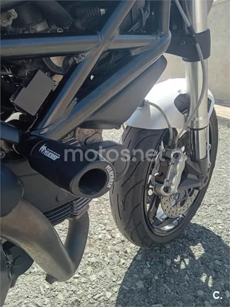 Ducati Monster 696 – Vista 13