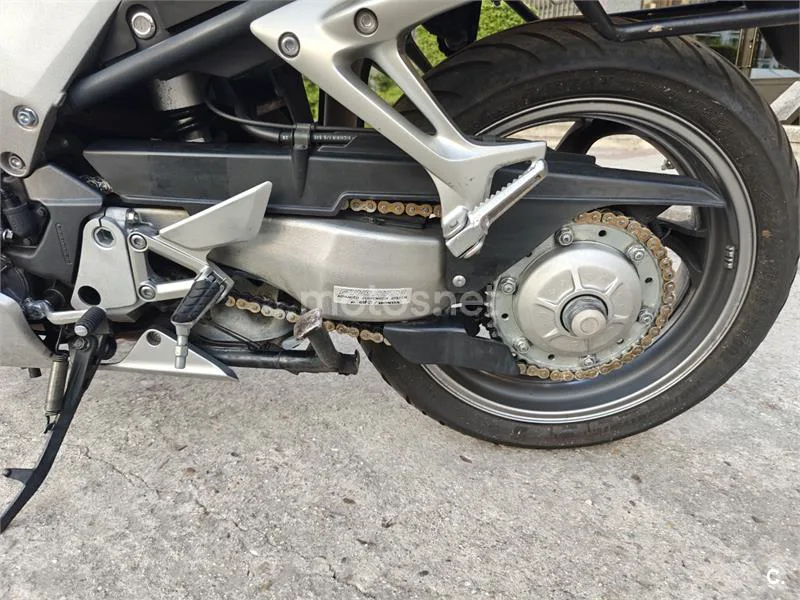 Honda VFR 800 FI – Vista 12