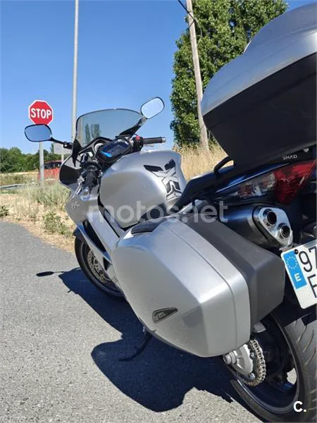 Honda VFR 800 FI – Vista 14