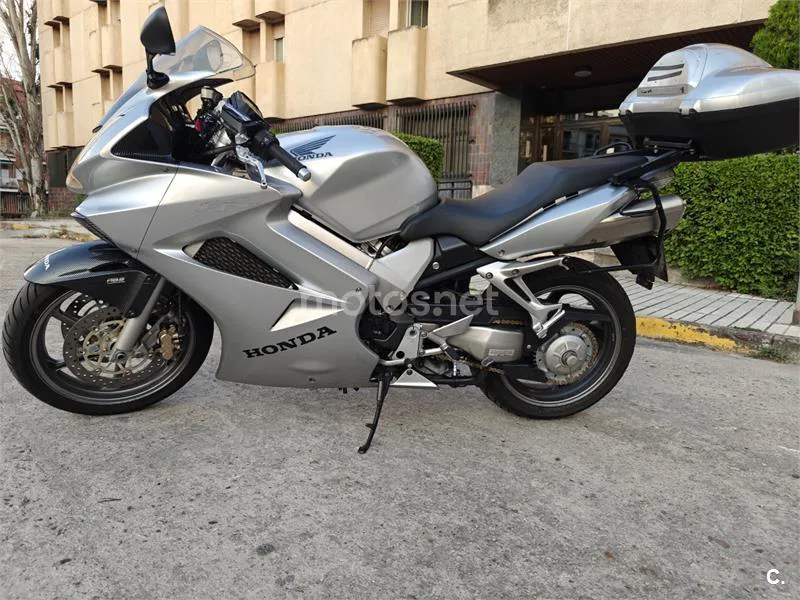 Honda VFR 800 FI – Vista 10