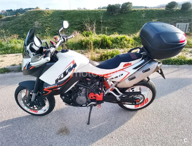 KTM 990 SUPERMOTO – Vista 2