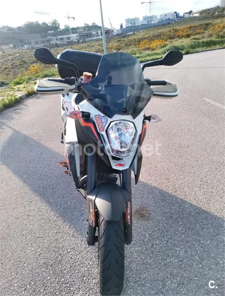 KTM 990 SUPERMOTO – Vista 3