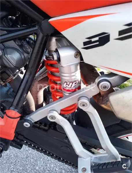 KTM 990 SUPERMOTO – Vista 5