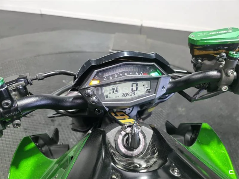 Kawasaki Z1000 – Vista 8