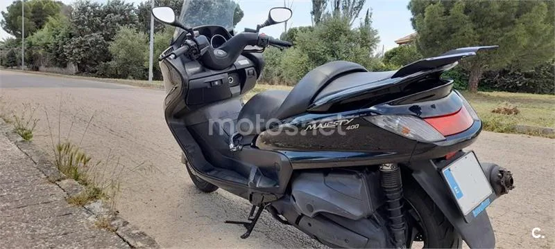 Yamaha YP Majesty 400 – Vista 6