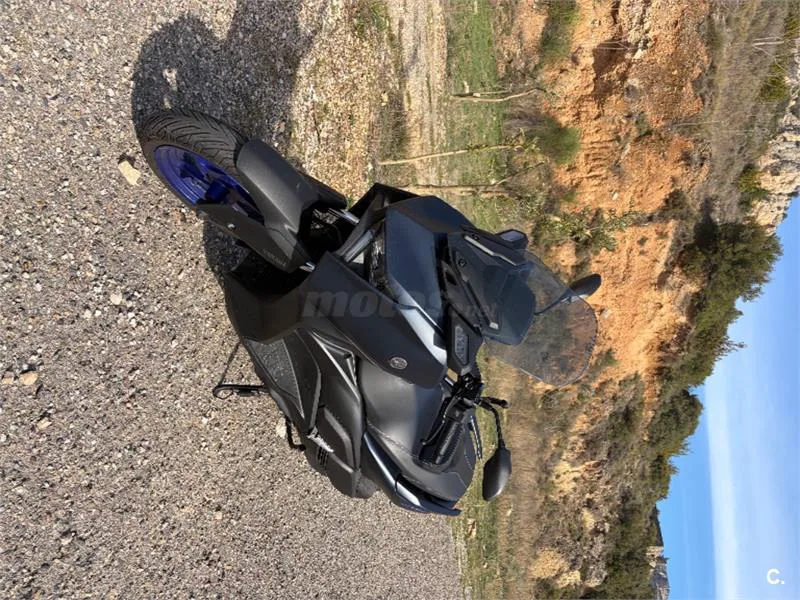 Yamaha XMAX 300 – Vista 4