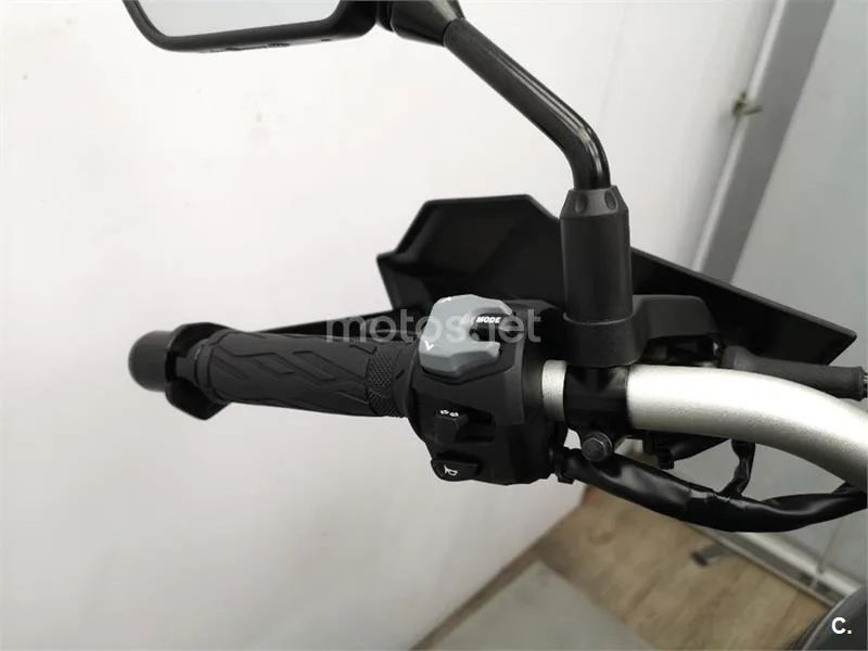 Suzuki V-Strom 800 – Vista 10
