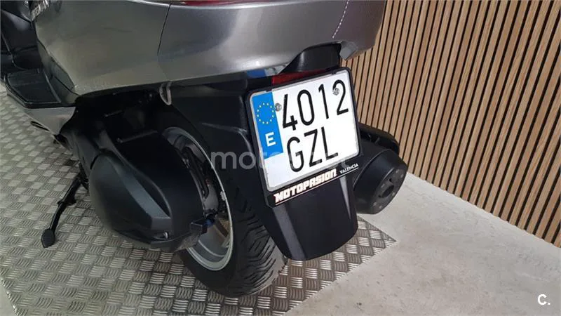 Suzuki Burgman 400 – Vista 25