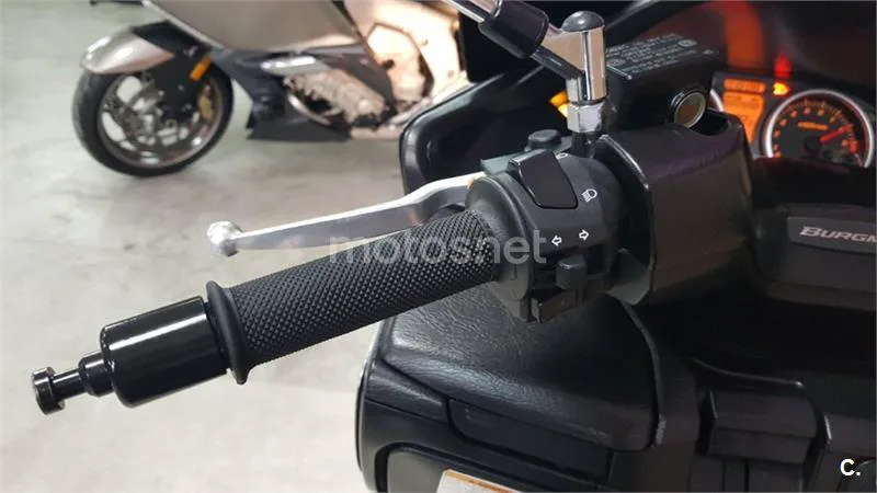 Suzuki Burgman 400 – Vista 28