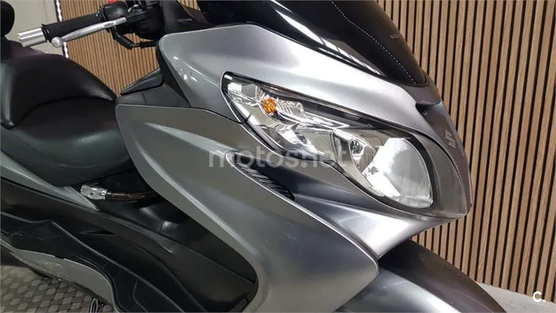 Suzuki Burgman 400 – Vista 5