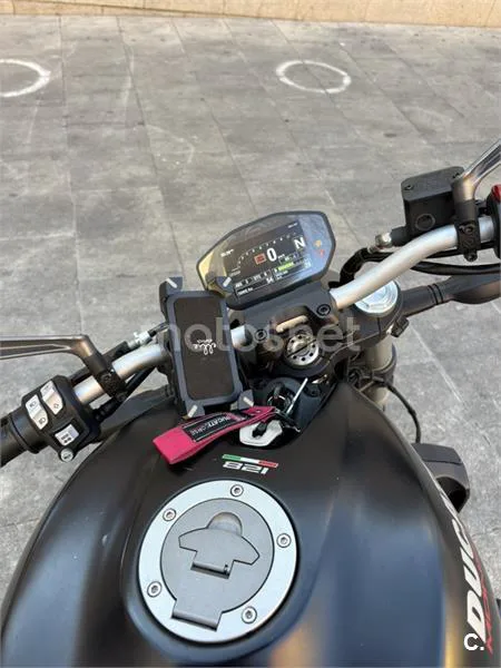 Ducati Monster 821 – Vista 5