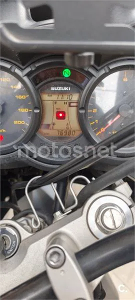 Suzuki V-Strom 650 – Vista 9