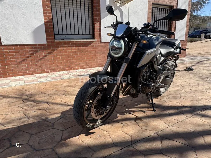 Honda CB 650 R – Vista 6
