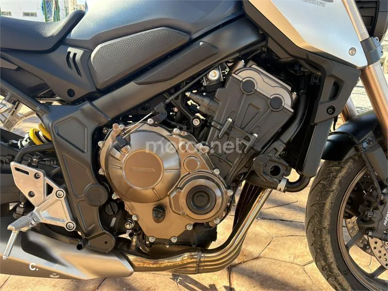 Honda CB 650 R – Vista 9