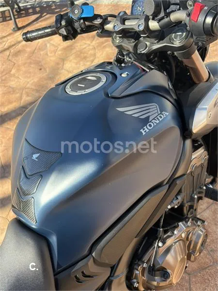 Honda CB 650 R – Vista 10