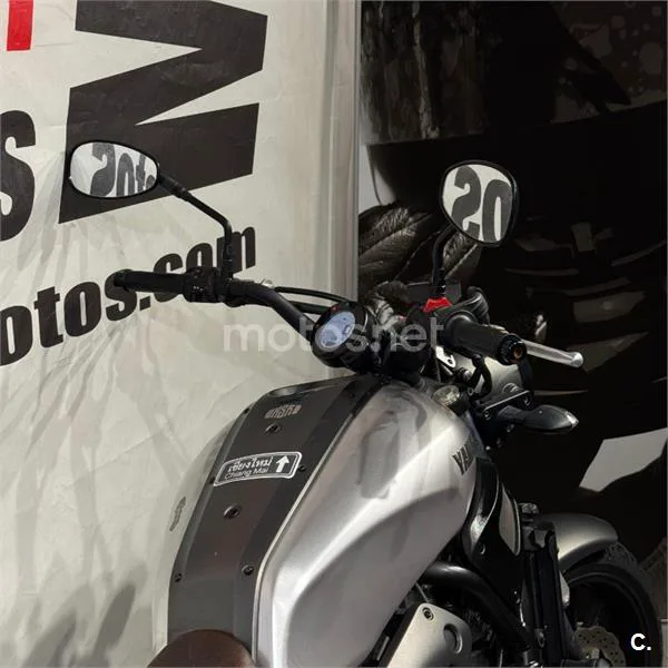 Yamaha XSR 700 – Vista 12