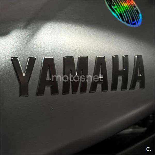 Yamaha XSR 700 – Vista 7