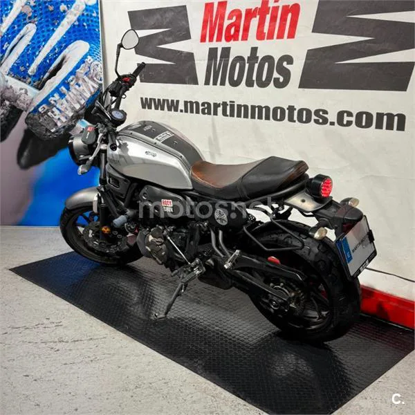 Yamaha XSR 700 – Vista 10