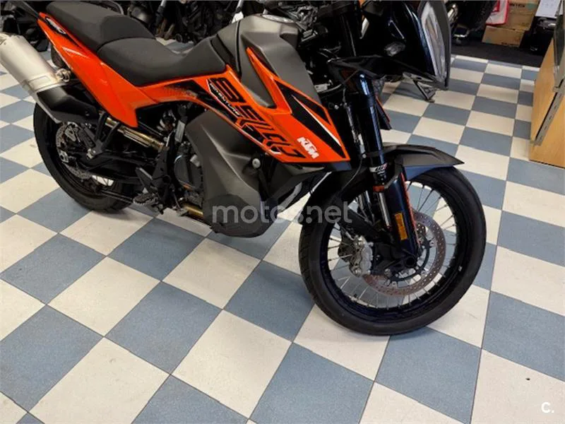 KTM 890 – Vista 11