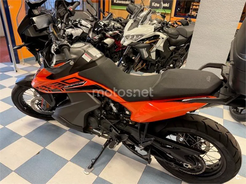 KTM 890 – Vista 5