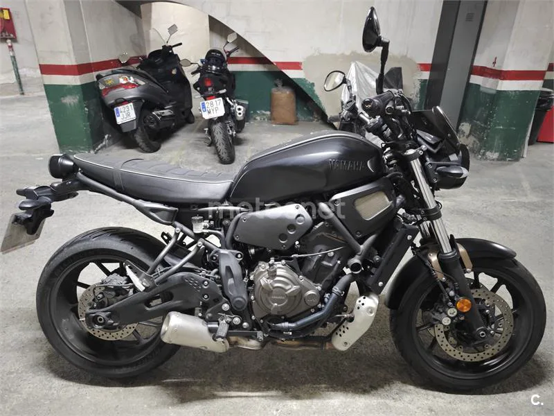Yamaha XSR 700 – Vista 10