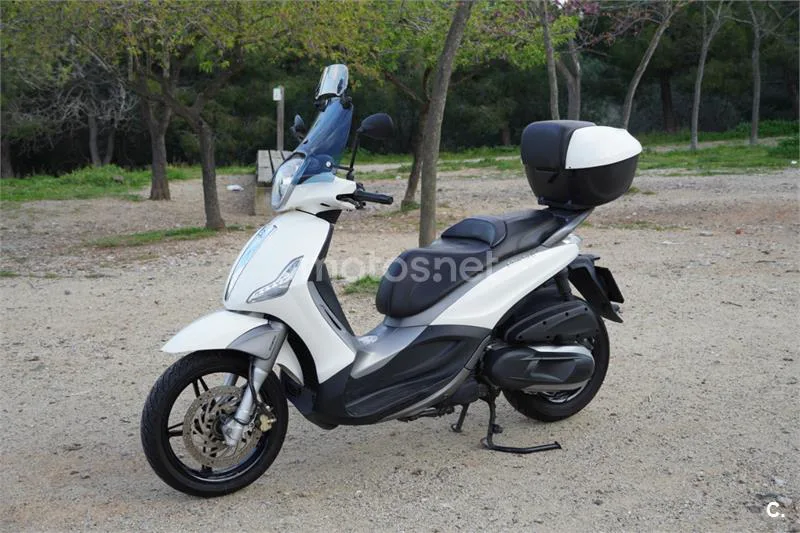 Piaggio Beverly Sport Touring 350 – Vista 2