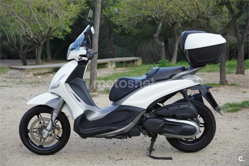 Piaggio Beverly Sport Touring 350 – Vista 4