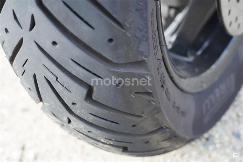 Piaggio Beverly Sport Touring 350 – Vista 8