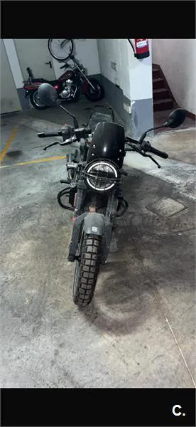 Husqvarna Svartpilen 401 – Vista 3