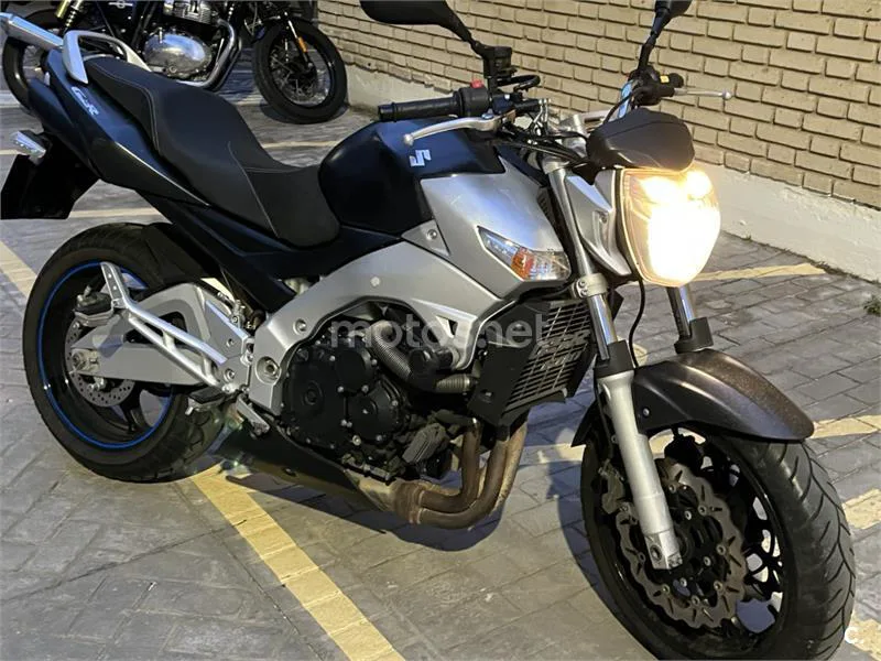 Suzuki GSR 600 – Vista 2