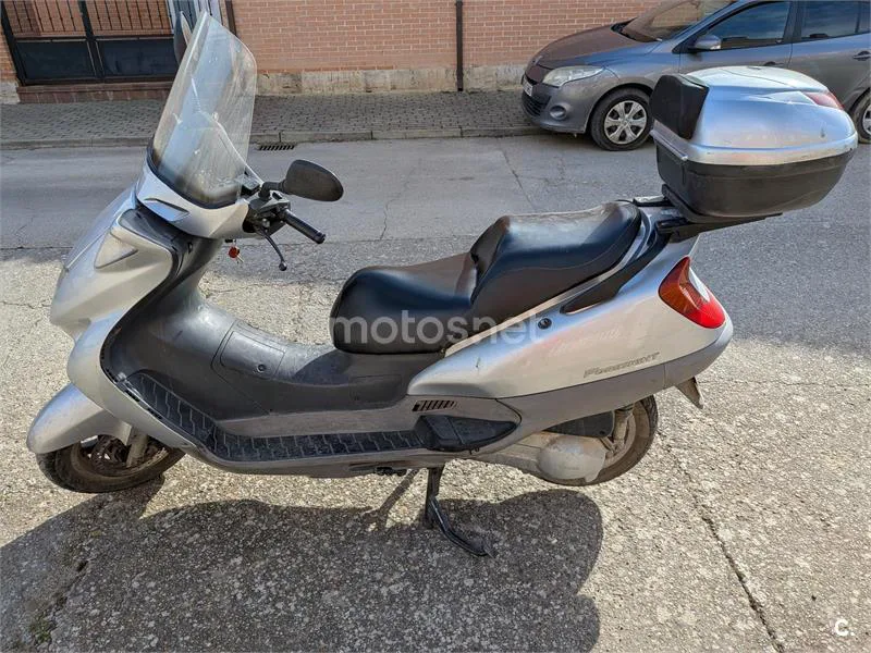 Honda FES 250 FORESIGHT 1250 € 2003 Palencia - 2