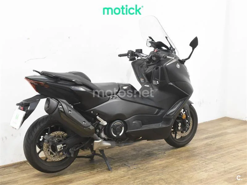 Yamaha TMAX – Vista 10