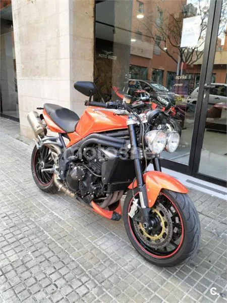 Triumph Speed Triple – Vista 9
