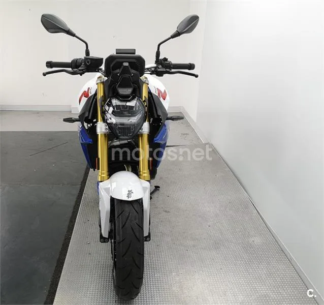 BMW F 900 R – Vista 3