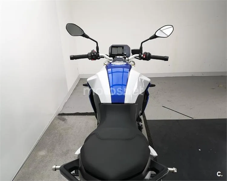 BMW F 900 R – Vista 7