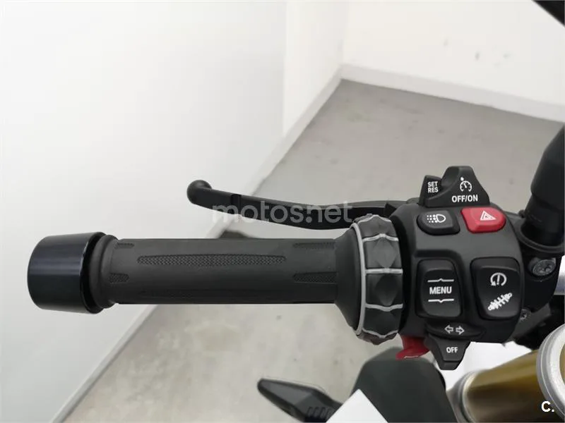 BMW F 900 R – Vista 9