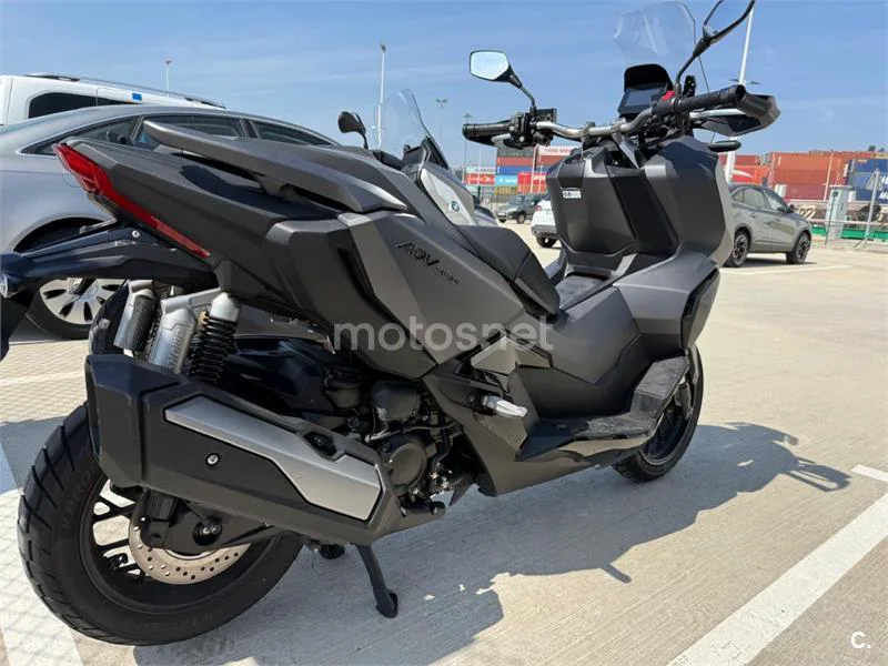 Honda ADV 350 – Vista 4