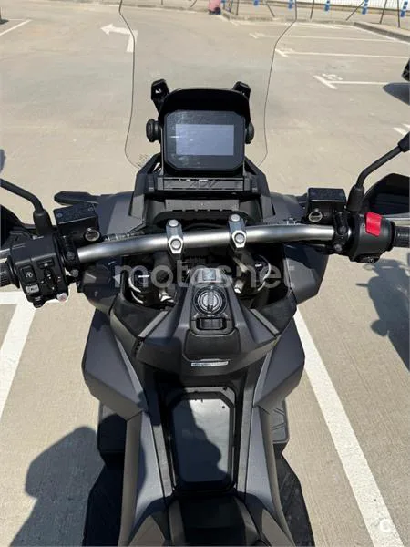 Honda ADV 350 – Vista 6