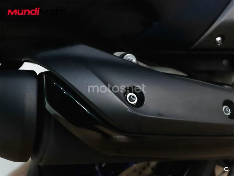 Yamaha TMAX – Vista 16