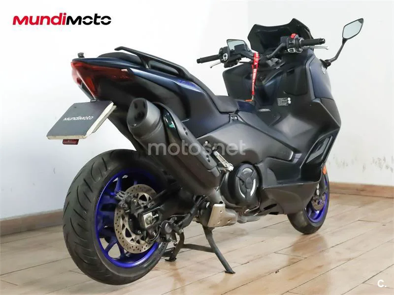 Yamaha TMAX – Vista 3