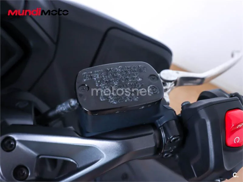 Yamaha TMAX – Vista 25