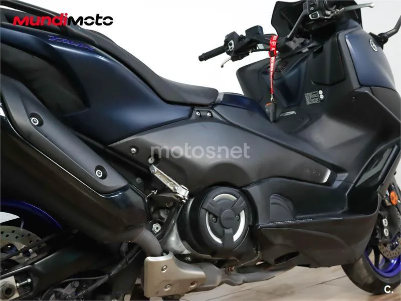 Yamaha TMAX – Vista 4