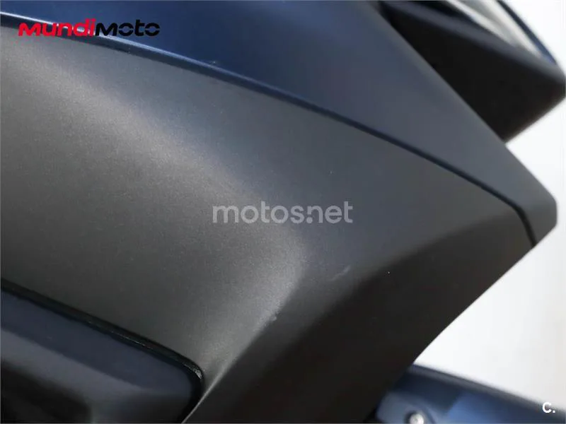 Yamaha TMAX – Vista 33