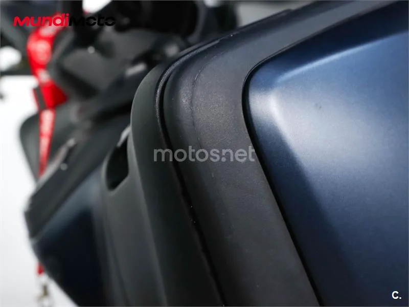 Yamaha TMAX – Vista 35