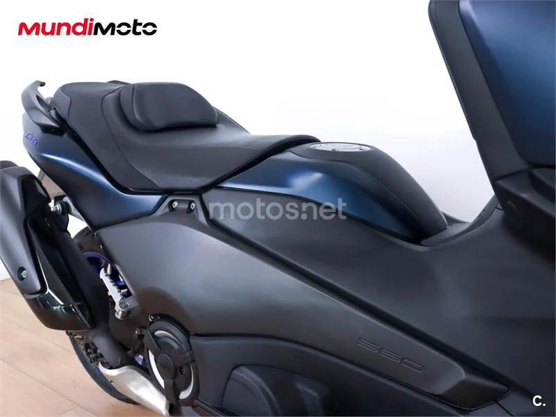 Yamaha TMAX – Vista 37