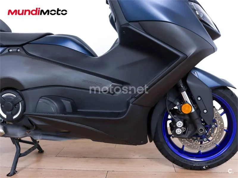 Yamaha TMAX – Vista 38