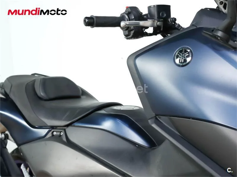 Yamaha TMAX – Vista 40