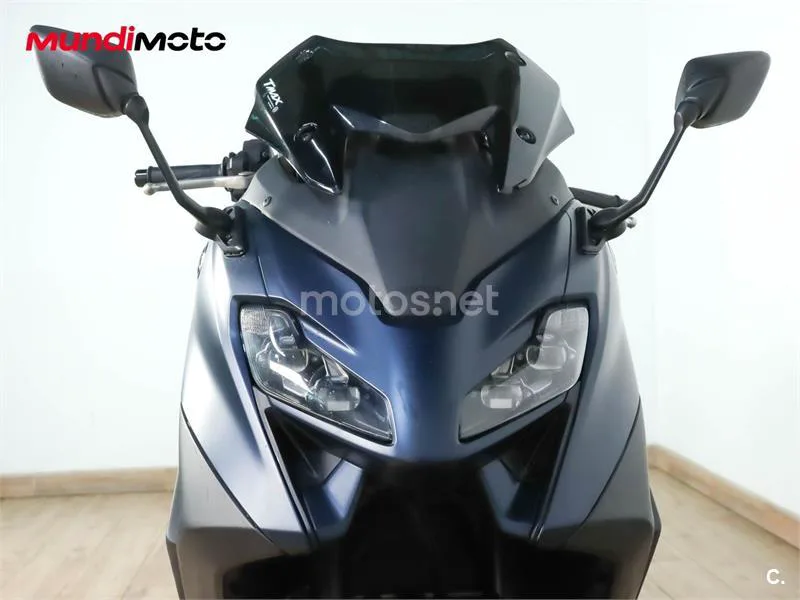 Yamaha TMAX – Vista 5